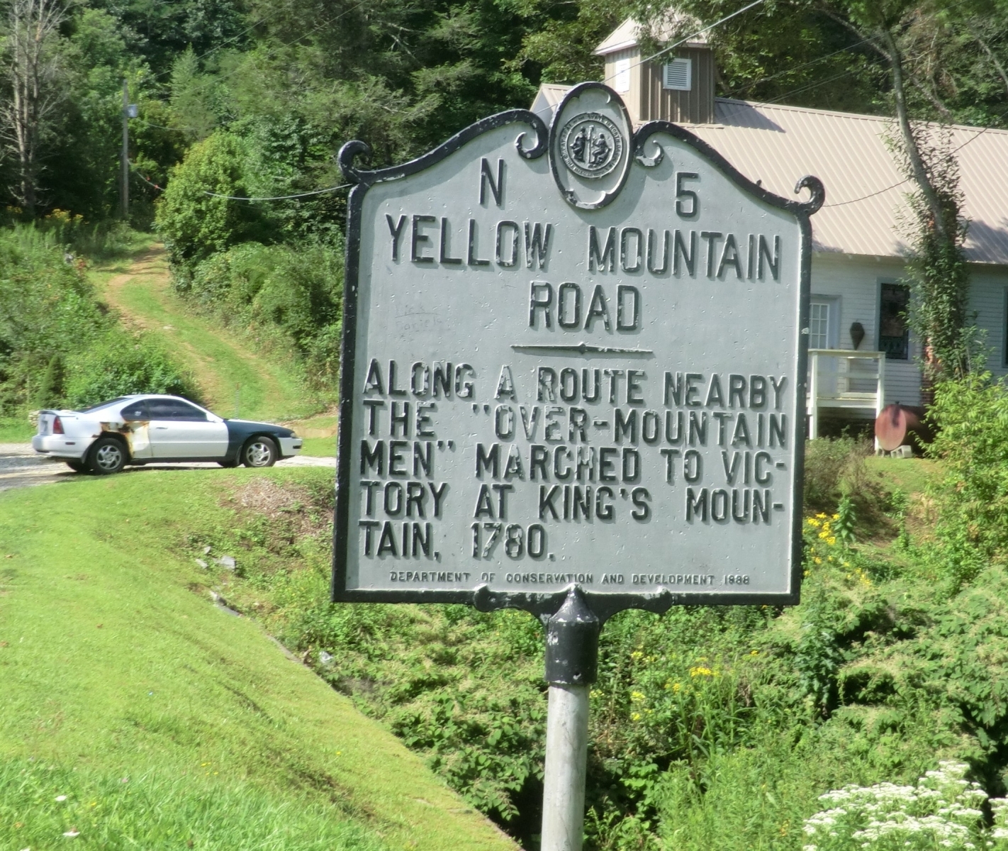 Yellow-Mountain-Road